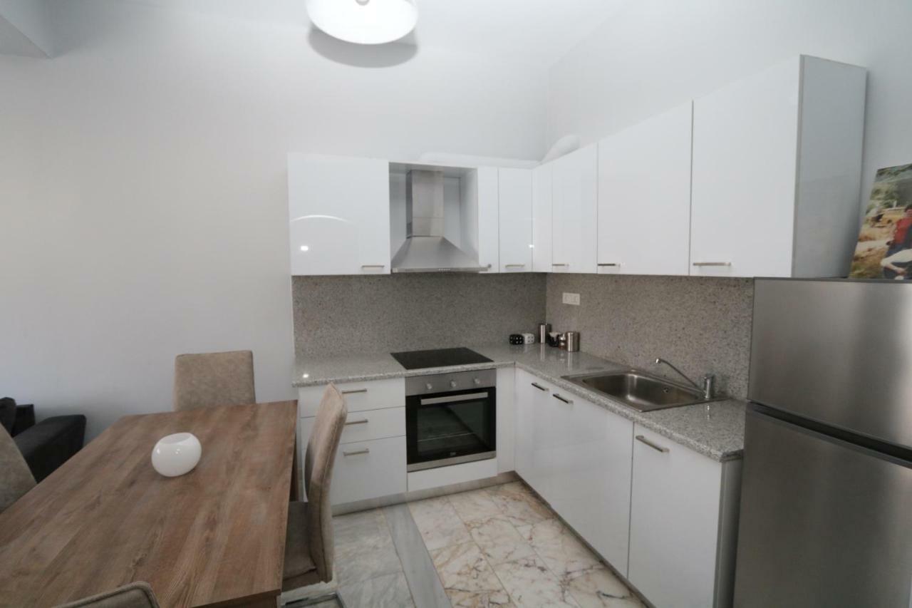 Molly Apartments アルゴストリオン エクステリア 写真